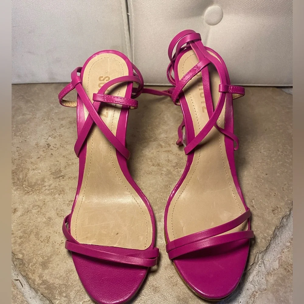 New without Box Schutz Women’s Deanne Strappy Leather Heeled Sandals‎ Hot Pink